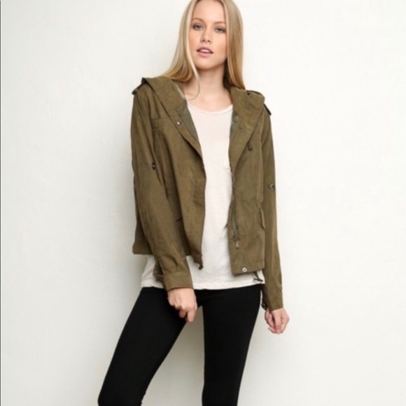 Brandy Melville ‘the Hailey’ Jacket - Picture 2 of 8